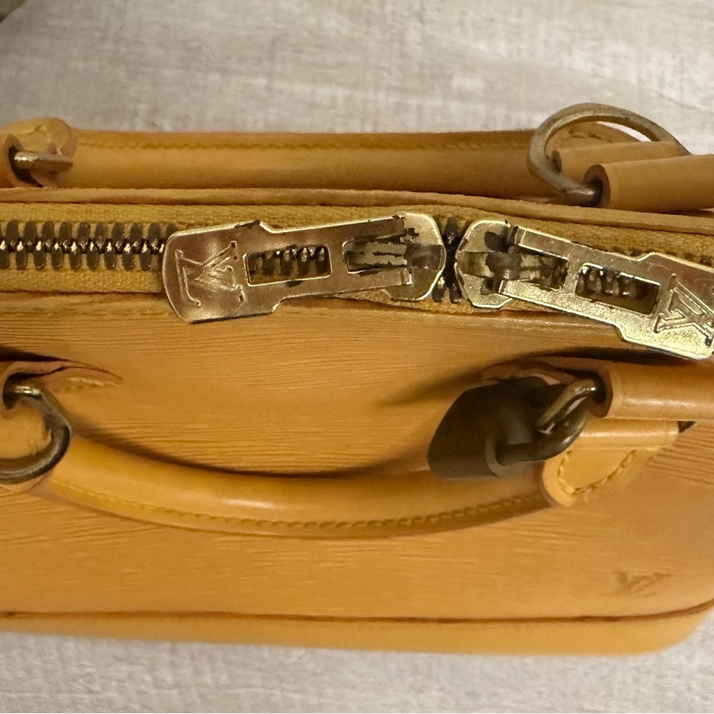 ๐๐ฏ AUTHENTIC Louis Vuitton Yellow Alma with Purple Interior!!! ๐๐๐๐ Super Clean! - Picture 13 of 13